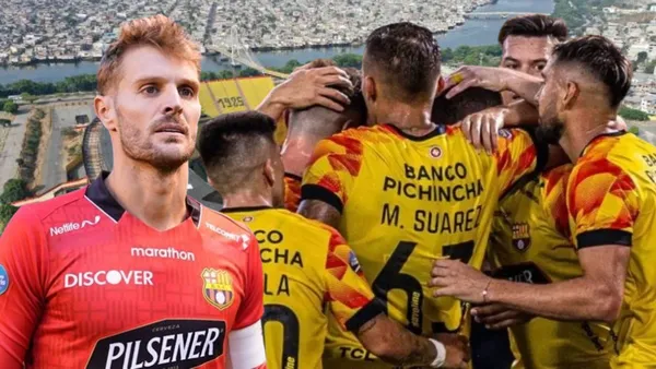 Javier Burrai y jugadores de Barcelona SC (Foto tomada de: Barcelona SC/API)