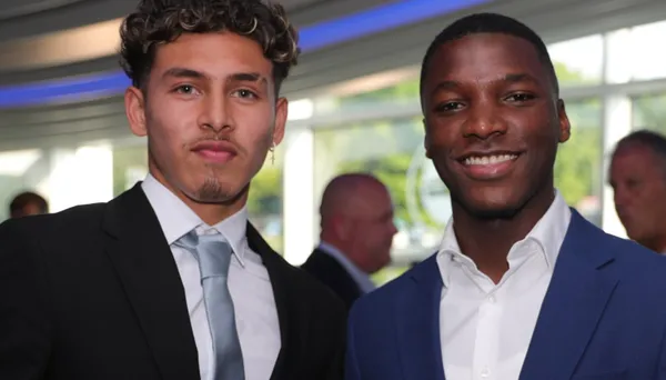 Jeremy Sarmiento recibió un galardón de parte del Brighton, mira de que se trata