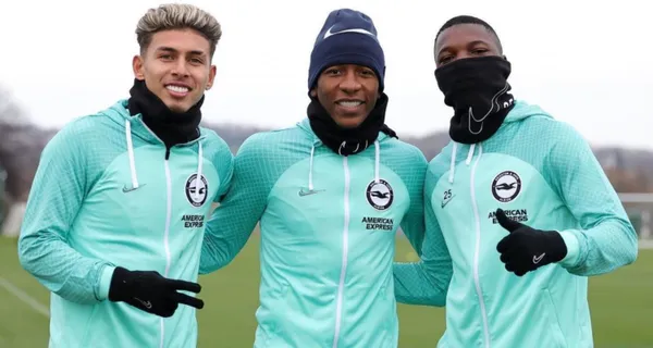 Jeremy Sarmiento se puso a reír luego de las ocurrencias de Pervis Estupiñán en Brighton