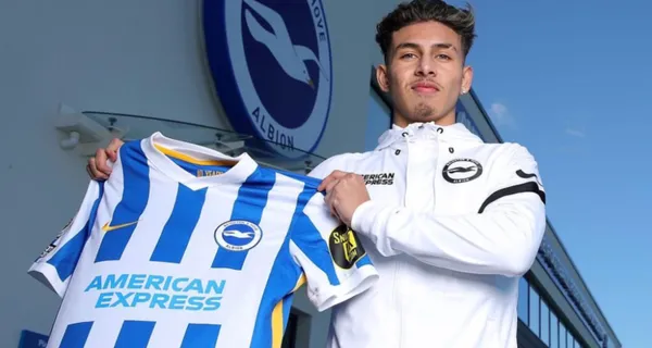 Jeremy Sarmiento se quedará en Brighton de la Premier League y ya lo hicieron oficial en sus cuentas oficiales