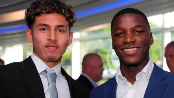 Jeremy Sarmiento y Moisés Caicedo protagonizaron un trend de TikTok que se viralizó