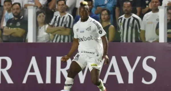 Jhojan Julio no siguió en Santos FC luego de un par de meses y revelan la razón por lo que decidieron que de un paso al costado