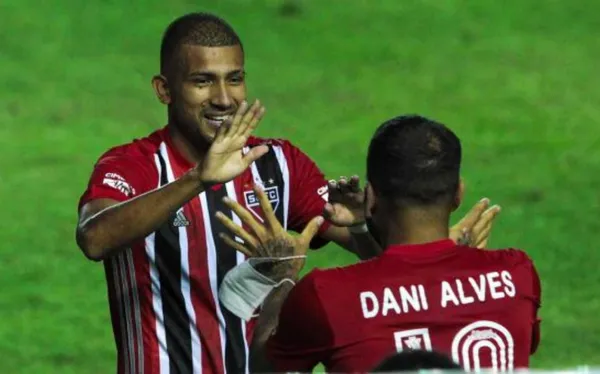 Joao Rojas brilló en su regreso al fútbol luego de su lesión