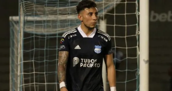 Joao Rojas pudo jugar ante Delfín SC pero se supendió el partido en el Capwell por la lluvia y hoy mira dónde apareció