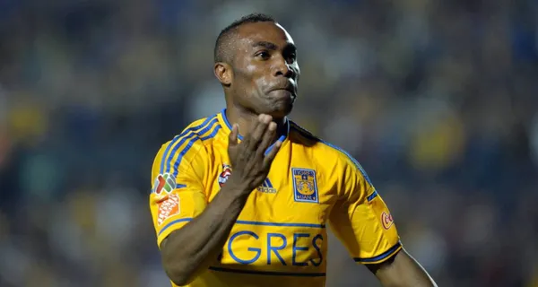 Joffre Guerrón llegó con ínfulas de súper estrella a Aucas y pidió ganar un salario exorbitante. Finalmente acabó jugando en Barcelona SC por un salario pequeño