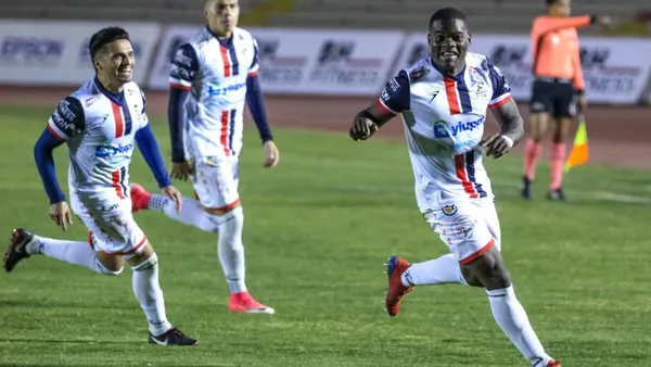 Jonathan Betancourt actualmente juega para Cimarrones de la Liga Expansión MX