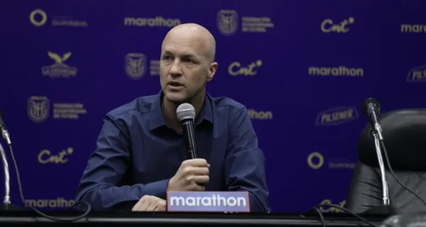 Jordi Cruyff fue entrenador de Ecuador pero no dirigió ni un entrenamiento y se fue por la puerta de atrás, pero cobrando un dineral