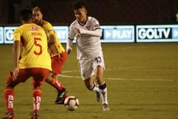 Jordy Alcívar tuvo un llamado de atención de Repetto por un disparo que se fue a las gradas