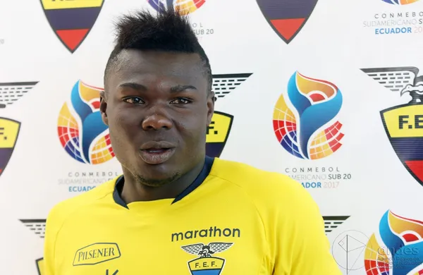 Jordy Caicedo está en los planes de Gustavo Alfaro y dejaría fuera a uno de los habituales de la Selección de Ecuador