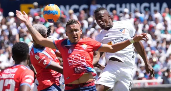 José Angulo perdió los papeles y se retó con un jugador de El Nacional en el Rodrigo Paz Delgado