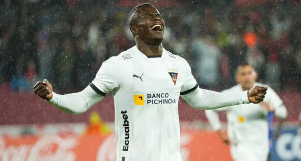 José Angulo volvió a marcar con Liga de Quito