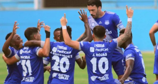 José Auad está haciendo campaña para la presidencia de Emelec y entre sus propuestas está que sacará al equipo campeón de la Libertadores en el 2022 y con refuerzos importantes