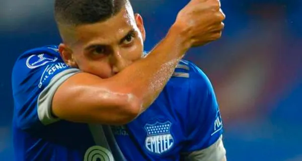 José Francisco Cevallos fue uno de los jugadores más destacados de Emelec en el compromiso contra 9 de Octubre y se notó molesto por considerarse perjudicados en el marcador