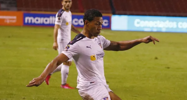 José Quintero hizo noticia porque lanzó un golpe a hinchas que le reclamaron, y dentro de la cancha conoce por qué se quitó el puesto en Liga de Quito