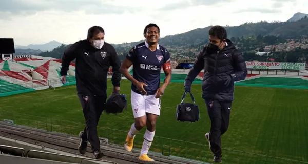 José Quintero salió al cambio por una lesión