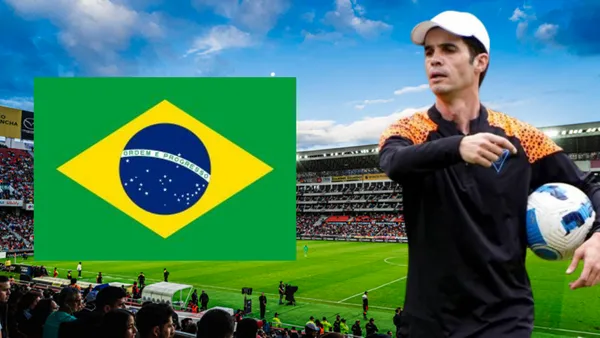 Josep Alcácer en el Estadio Rodrigo Paz Delgado (Foto tomada de: El Comercio/Wikipedia/LDU)