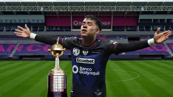 Kendry Páez con la Copa Libertadores. Foto tomada de: Independiente del Valle