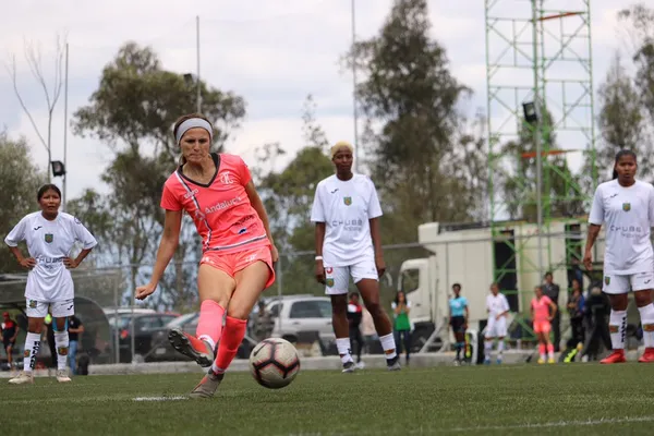 La cuenta oficial del mundial femenino resaltó la final que se disputará entre Ñañas y Deportivo Cuenca en el Serrano Aguilar