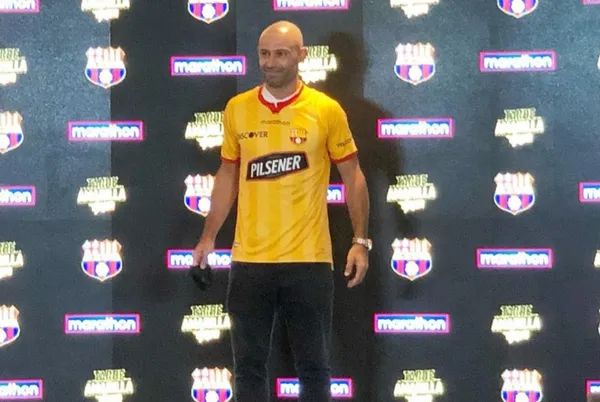 La directiva del "Ídolo" aprovechó la llegada de Javier Mascherano para dar a conocer la nueva camiseta