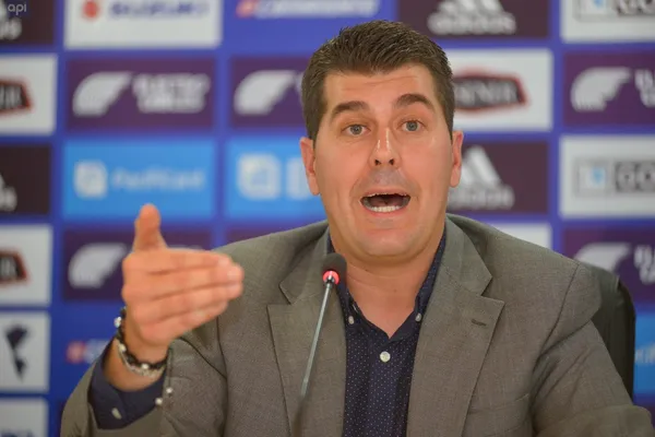 La directiva de Emelec y los detalles que espera para la continuidad de Ismael Rescalvo