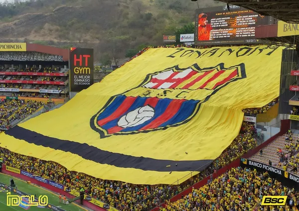 La hinchada de Barcelona SC se dio cita al Monumental para ver la goleada que Emelec le propinó a su equipo