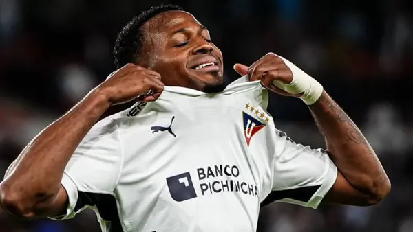 La hinchada de Liga de Quito no perdonó a Michael Estrada por comerse goles