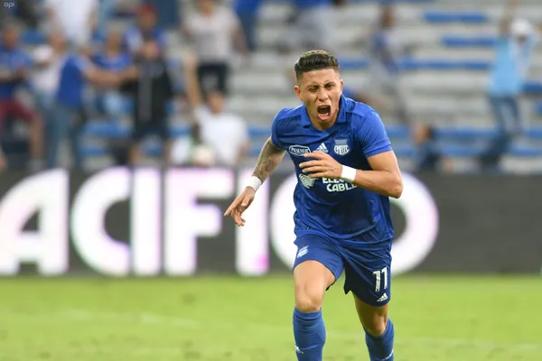 La hinchada de Emelec ha estado pendiente de lo realizado por Joao Rojas fecha tras fecha y lo consideran el jugador referente del equipo