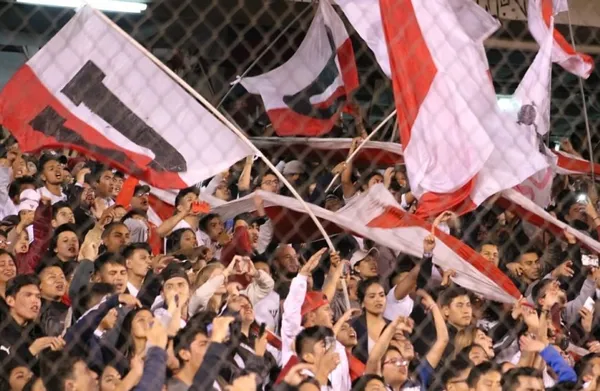 La hinchada de LDU organizó un mosaico en la general norte alta