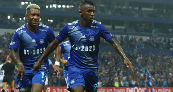 La nueva camiseta de Emelec ya fue presentada y no es lo que los hinchas esperaban, para toda la espera que hubo