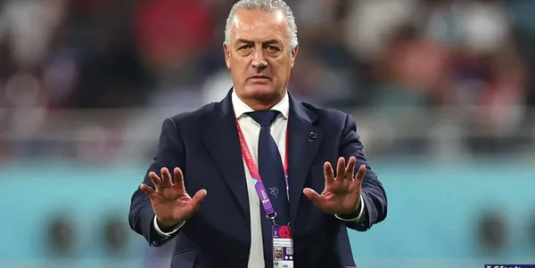 La petición que le hizo Gustavo Alfaro a la FEF