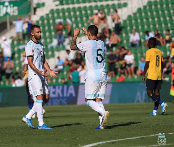 La selección ecuatoriana no ha logrado imponerse a los albicelestes en un primer tiempo sin ideas