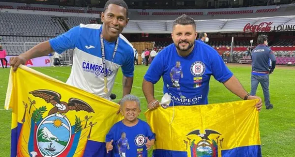 La Selección Ecuatoriana tiene sequía de goles y ante Uruguay la poca generación hacen que los delanteros no luzcan. Brayan Angulo podría darle otra sintonía pero Alfaro no le hace caso