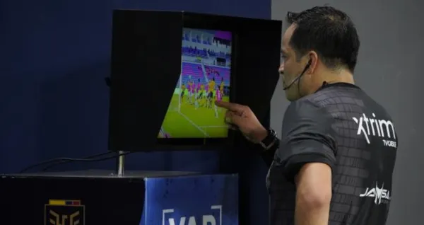 La terna arbitral que se encargará del VAR será de México, que no tienen la mejor fama a nivel mundial