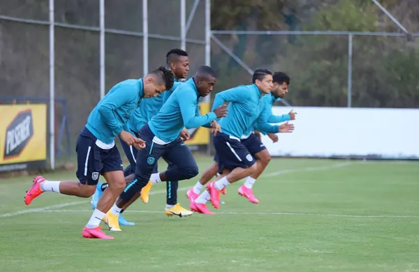 "La Tri" prepara su partido frente a Uruguay