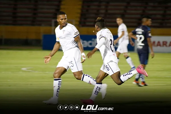 La U prepara su camiseta para la temporada que se aproxima