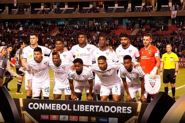 La U tuvo que pedir intervención de sus jugadores para cambiar de sede