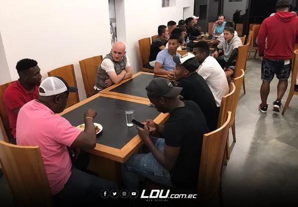 Las plantillas de Liga de Quito y El Nacional quedaron atrapados en Pomasqui por el toque de queda