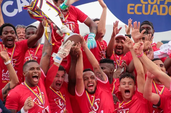 LDU aparece en video de FIFA20