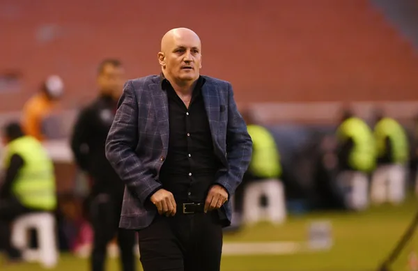 LDU empató con Delfín SC y las variantes no gustó a los hinchas