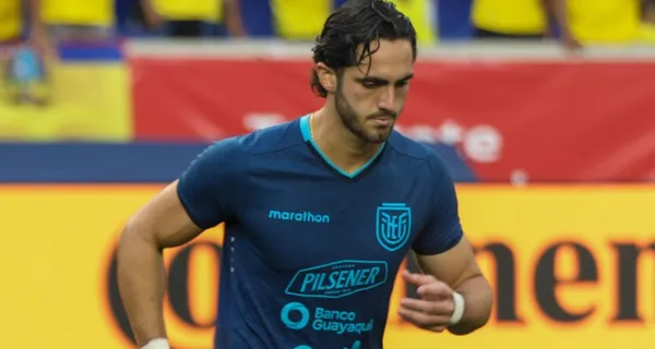 Leonardo Campana no tuvo su mejor actuación con la Selección Ecuatoriana ante Nigeria y se desesperó porque no le pasaron el balón