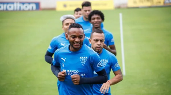 Leonel Nazareno está entrenando con el primer equipo de LDU luego de ser relegado a la reserva