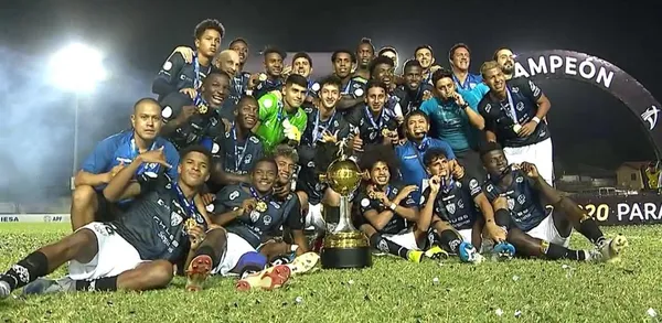 Levantando la copa Libertadores Sub20
