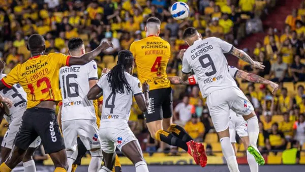 Liga de Quito vs Barcelona SC / Foto: API