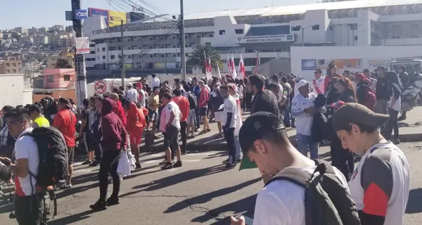 Liga de Quito dispuso que sean precios altos ante Independiente del Valle y durante la transmisión reconocieron que les parece exagerado $12 por la general. ¿Llenarán el Rodrigo Paz Delgado?