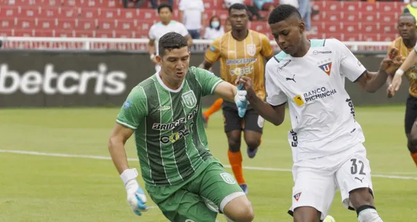 Liga de Quito dominó el compromiso y la cancha ante 9 de Octubre, teniendo la posesión del balón que esperaba la hinchada