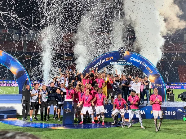 Liga de Quito e IDV son los únicos equipos que pasaron con una final internacional