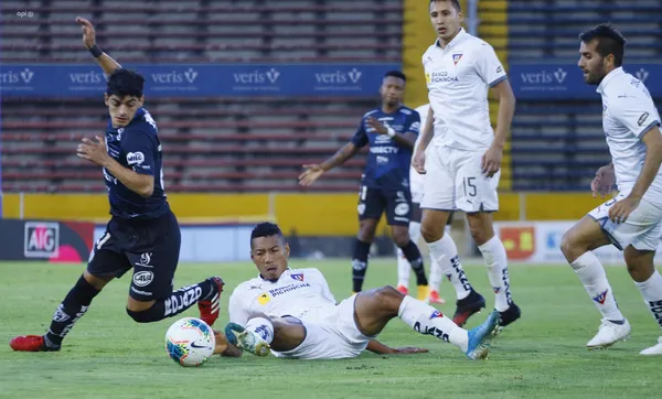 Liga de Quito e independiente del Valle intercambian curiosos mensajes en redes sociales