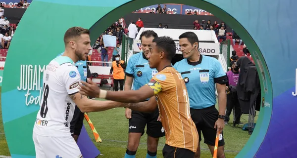 Liga de Quito empata ante 9 de Octubre en el estadio Rodrigo Paz Delgado y se fue desinflando su propuesta de juego