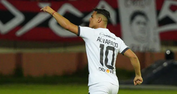 Liga de Quito empató contra Deportivo Cuenca y este jugador sacó la cara en el Serrano Aguilar