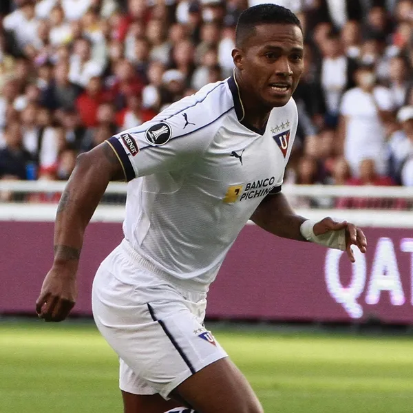 Liga de Quito hizo oficial la salida de Antonio Valencia del club, debido a los problemas económicos que atraviesa el país